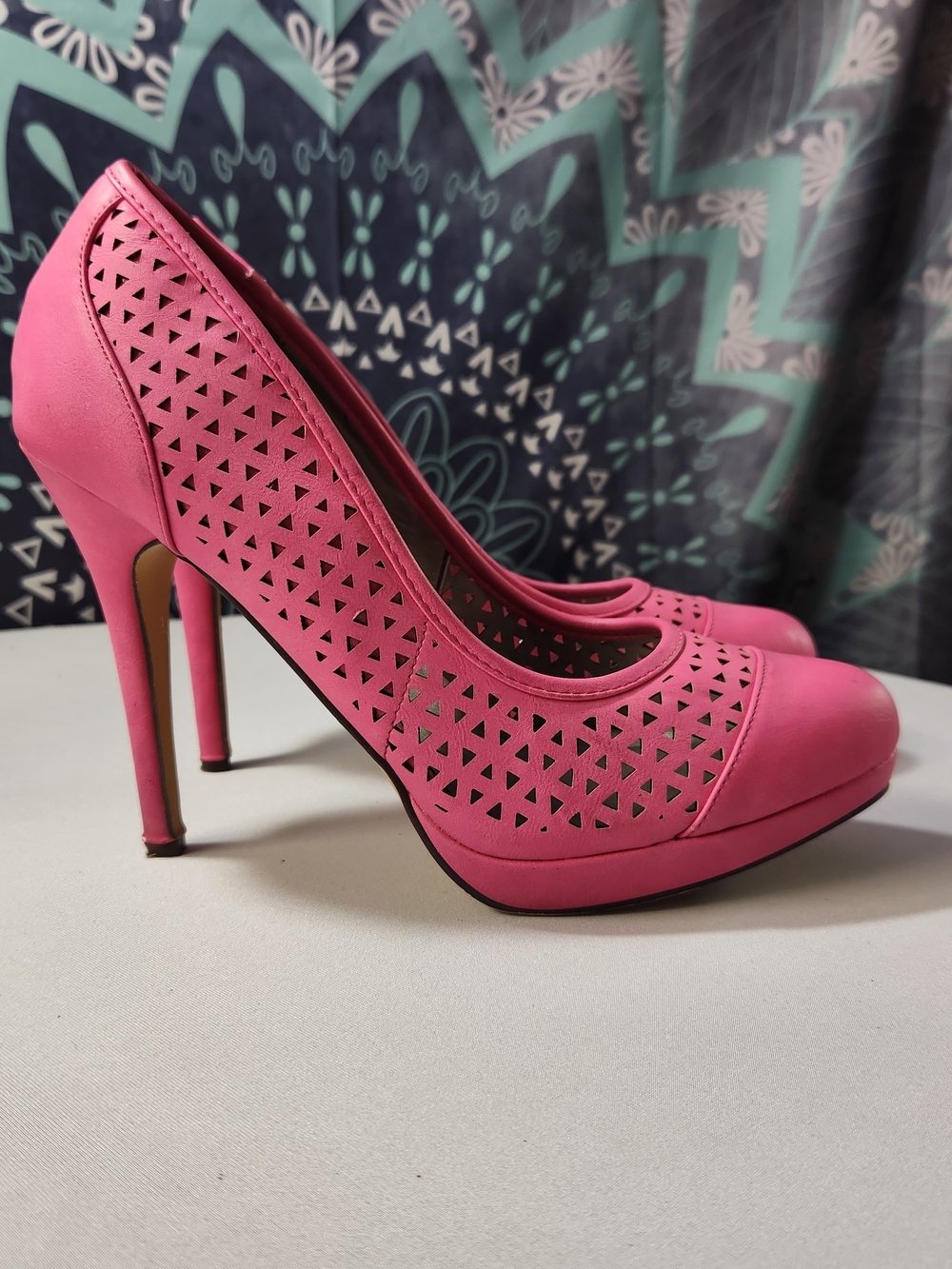 ⭐️MICHAEL ANTONIO Pink Cutout Platform Pumps Heels 10 Y2K Fuchsia Boho Neon